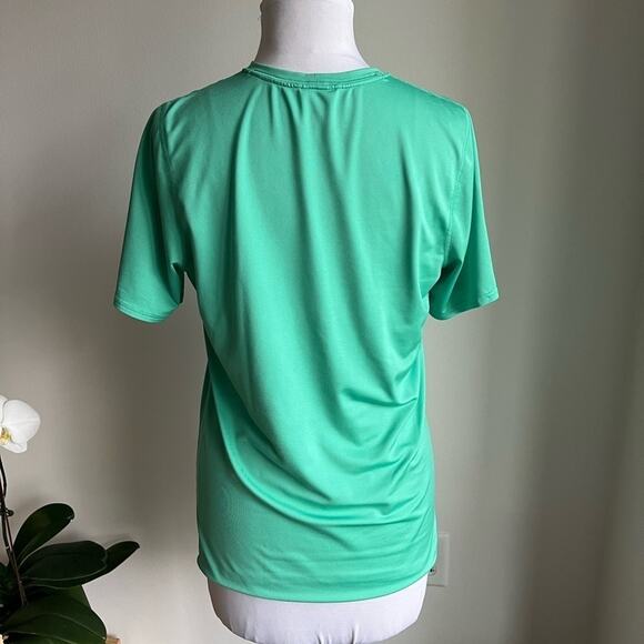 PATAGONIA WOMENS GAMUT ATHLETIC SHORT SLEEVE T SHIRT GREEN SIZE MEDIUM - Picture 3 of 7